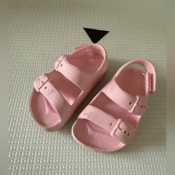 Baby girl double strap sandals in baby powder pink color, size 3•••Summer style - Picture 1 of 5